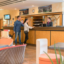 Best Western Plus Kurhotel an der Obermaintherme, 施塔弗尔施泰因 — 照片 2