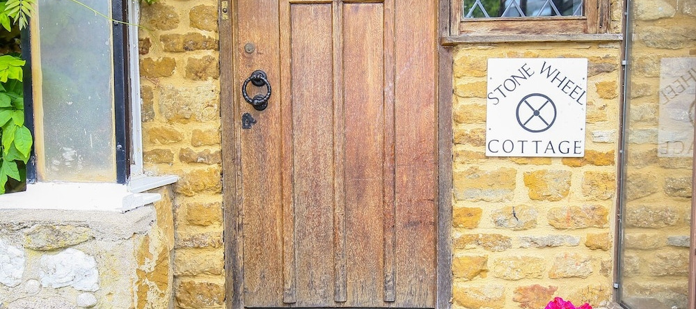 Stone Wheel Cottage, Hook Norton — photo 1
