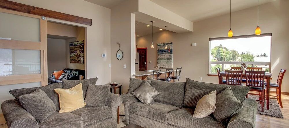 Breezy Lake Chelan Condo w/ Pool & Hot Tub Access!, 曼森 — 照片 1