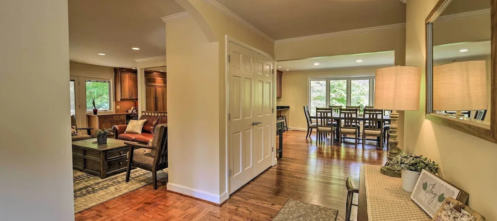 Updated Ranch-style Home w/ Scenic Deck, Pond, Kingsport — photo 1
