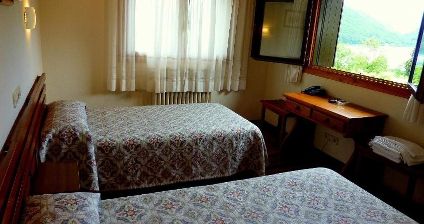 Hotel Rural Restaurante Quinto Real, 埃斯特里巴尔 — 照片 1