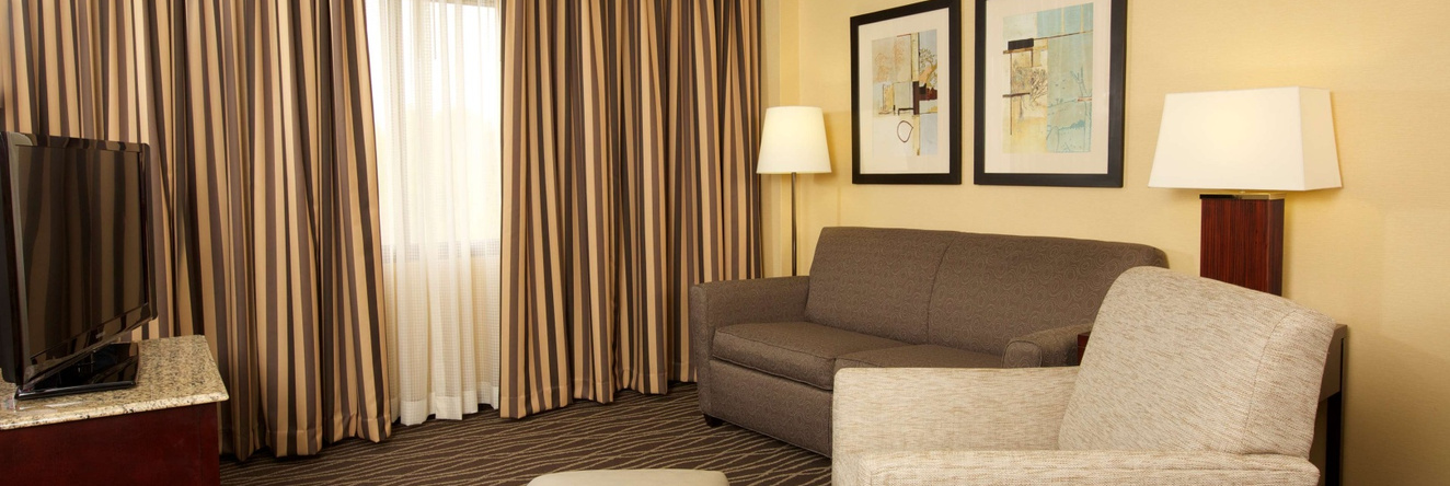 DoubleTree Suites by Hilton Raleigh - Durham, 达勒姆 — 照片 1