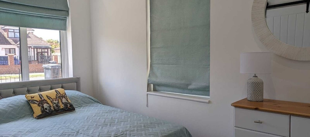 Cozy Cottage Stay - Modern, Cozy, Close to London, 埃普瑟姆 — 照片 1