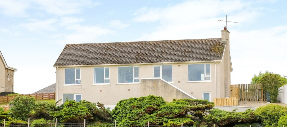 Seacoast Cottage, Castlerock — photo 1