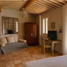 Jade En Provence, Везон-ла-Ромен — фото 3