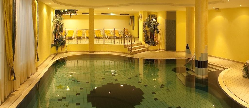 Hotel Kristall, 法尔泽斯 — 照片 1