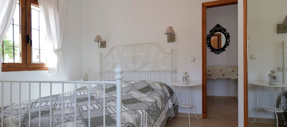 Spacious Villa With Private Pool And Stunning Views Near Iznájar, Иснахар — фото 1