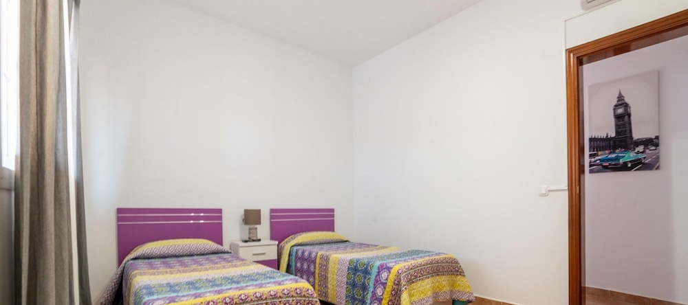 Lovely & Spacious Holiday Home With Private Swimming Pool, Туйнехе — фото 1