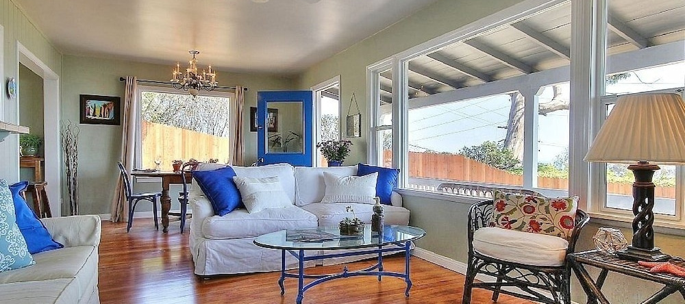 Summerland Ocean View Cottage by RedAwning, Summerland — photo 1
