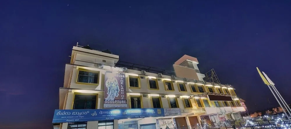 Hotel Samanvi International by OYO Rooms, 阿卢鲁 — 照片 1