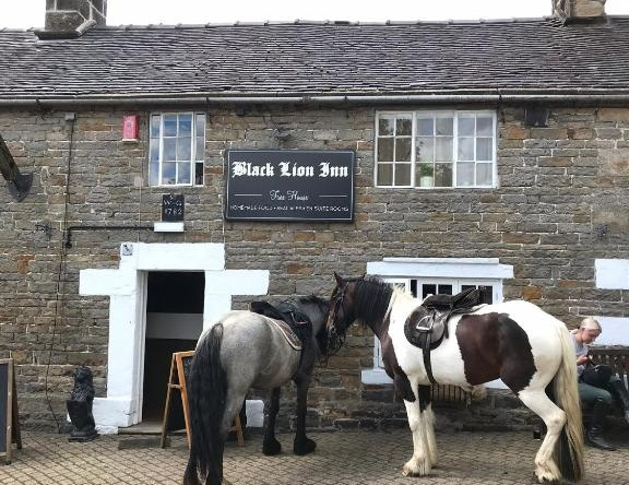 Black Lion Inn, 巴克斯顿 — 照片 1