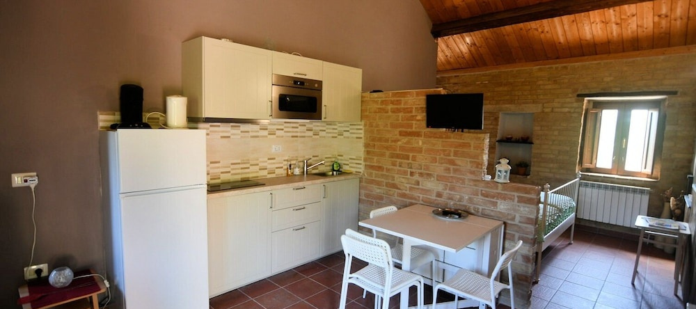 Charming 2-bed Apartment in Petritoli, Petritoli — photo 1
