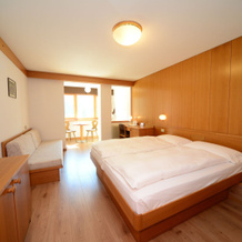 Hotel Crozzon, 麦当娜迪坎皮利奥 — 照片 5