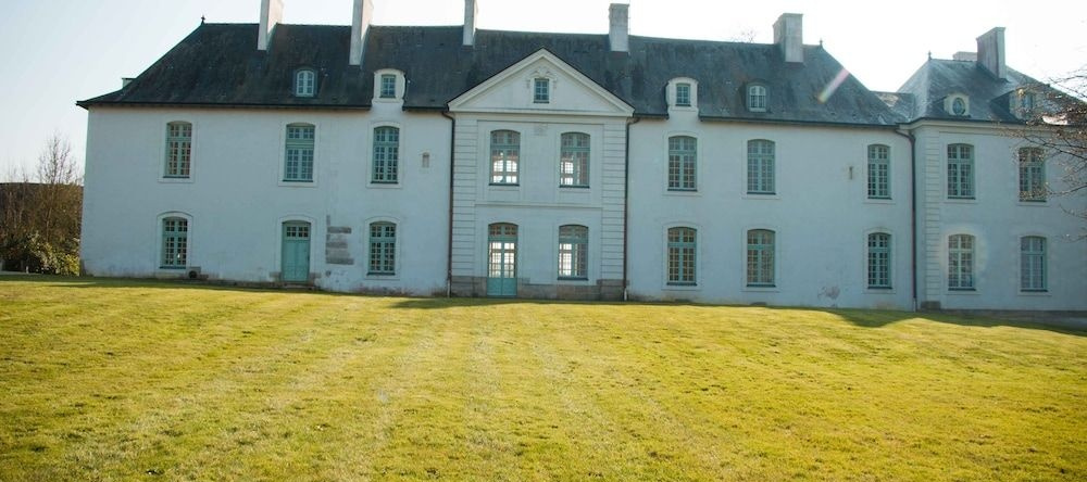 SURPRENANTES - Château du Pé, 圣让德布瓦索 — 照片 1