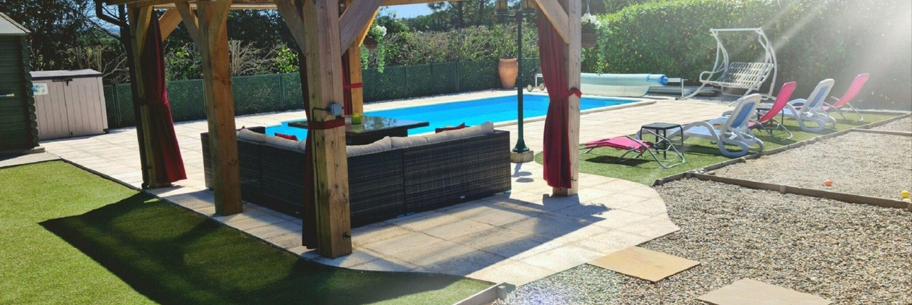 Tasteful Villa in Cambieure with Jacuzzi, 康比厄 — 照片 1