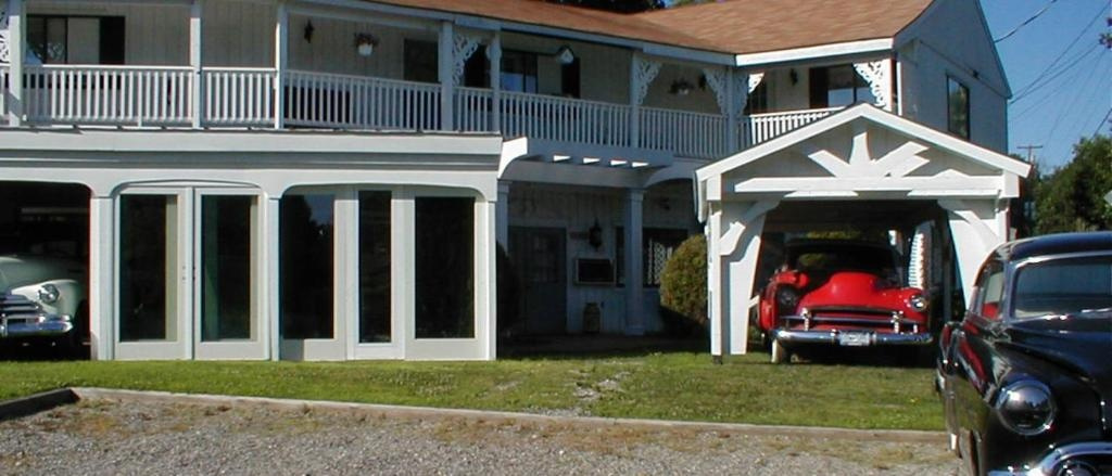 Jenny's Country Manor, Stanfordville — photo 1