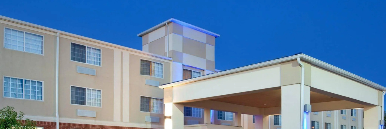 Holiday Inn Express Hotel & Suites Wabash by IHG, 沃巴什 — 照片 1
