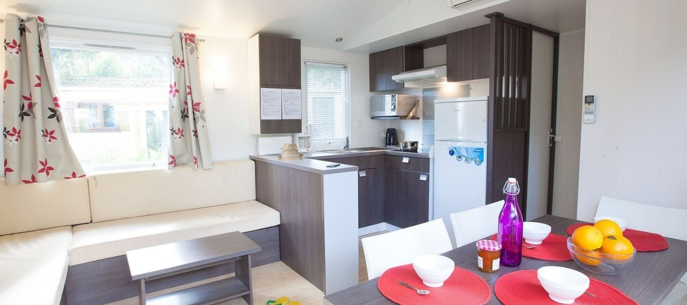 Well-Kept Mobilehome With Combi-Microwave, Beach At 5 Km, Фрежюс — фото 1