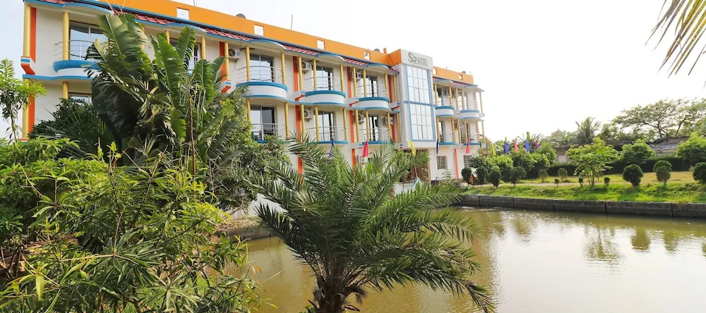 OYO 35875 Hotel S2, 帕希拉阿拉 — 照片 1