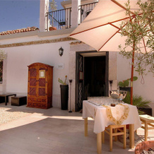 The Olive Inn, Лезина — фото 2