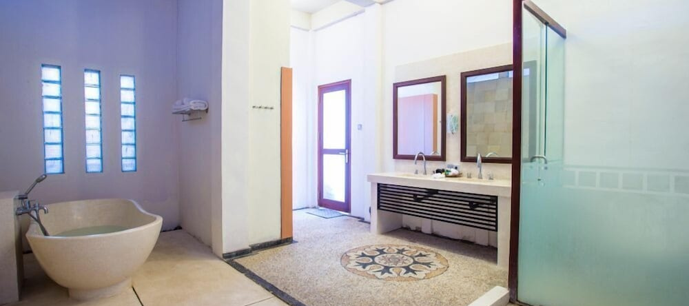 Soleya Suites & Villas, Сукавати — фото 1