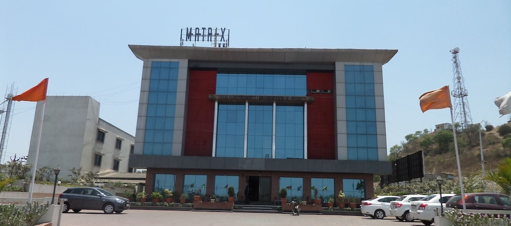 Matrix Inn Business Hotel, Chakan — photo 1