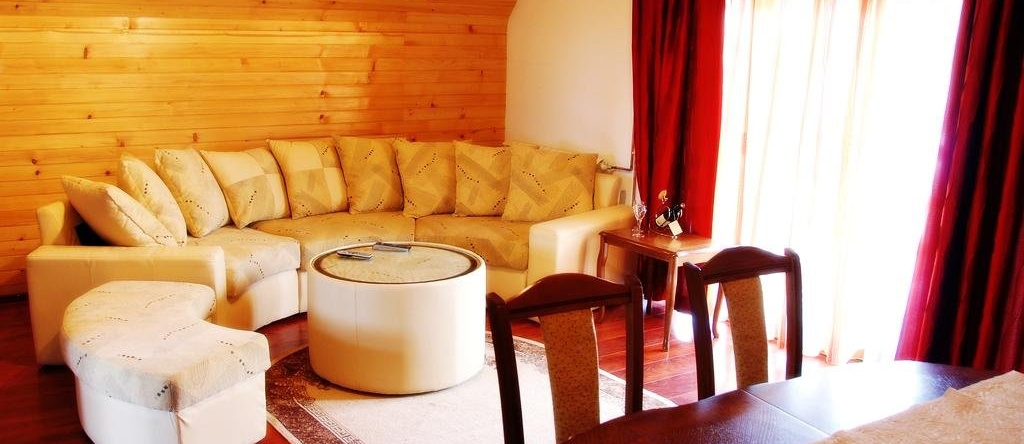 Sun Village Apartments Zabljak, 扎布利亚克 — 照片 1