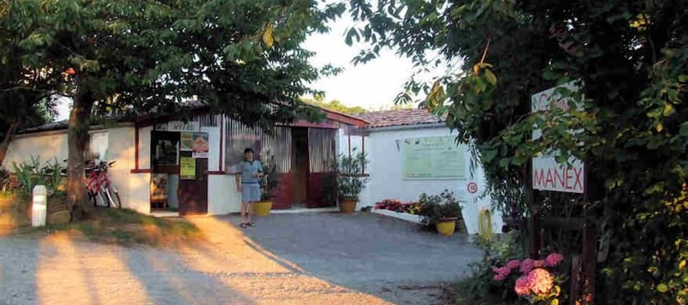 Camping Manex - Cabanes, Saint-Pee-sur-Nivelle — photo 1