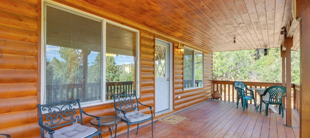 Alton Cabin w/ Deck ~ 2 Mi to Dixie Nat'l Forest!, 长谷交汇处 — 照片 1