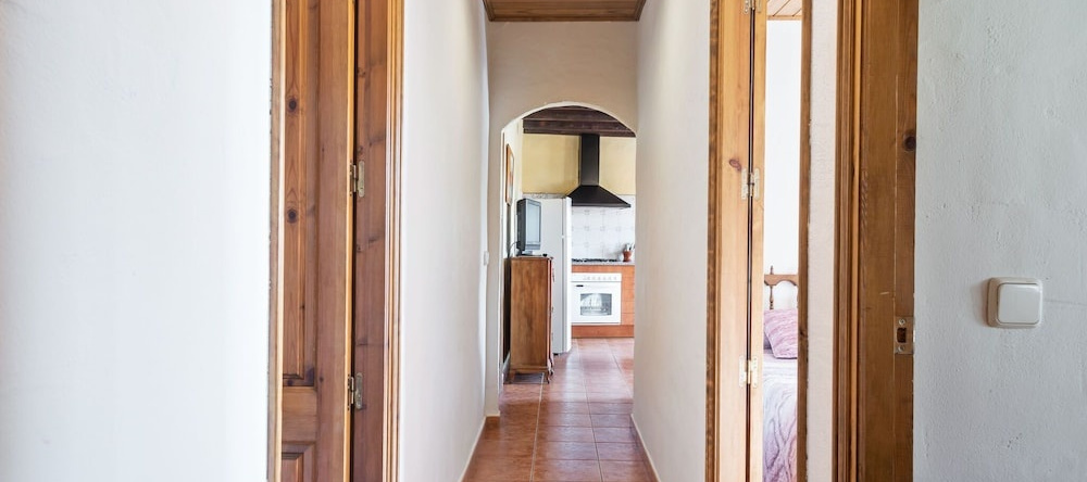 Lovely Apartment In Girona With Swimming Pool, Парлава — фото 1