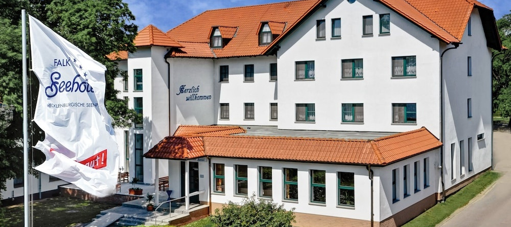 Seehotel Plau Am See, 普劳湖畔 — 照片 1