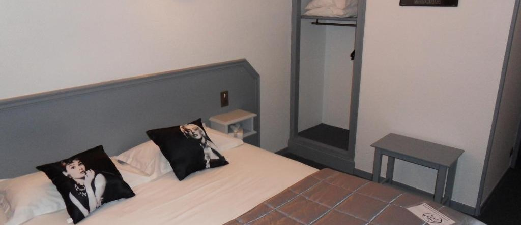 Hôtel la Tour des Anglais, 马耶讷 — 照片 1