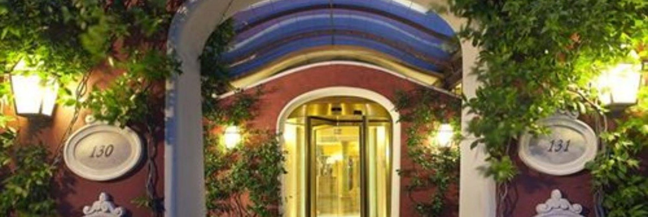 Vip's Motel Luxury Accommodation & Spa, 洛纳托德尔加尔达 — 照片 1
