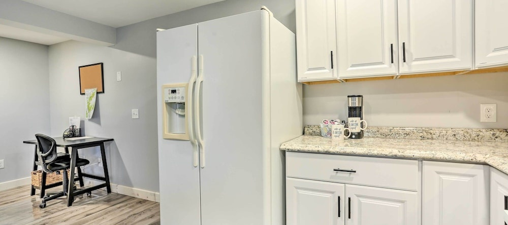 Charming Beacon Apt w/ Fire Pit: Near Hiking!, Beacon — photo 1