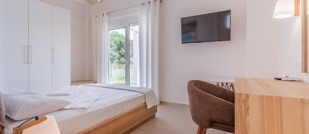 White Villas, Palouki — photo 1