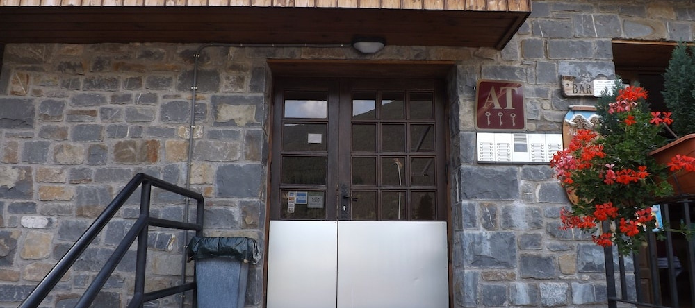 Roca Nevada Suites, Villanua — photo 1