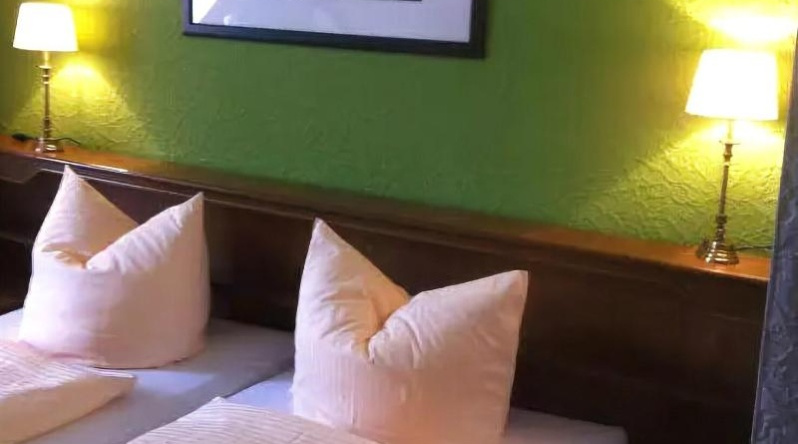 Hotel Garni Thüringer KloßTheater, 弗里德里希罗达 — 照片 1