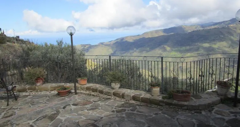 La Collina del Nibbio, 雷塔诺 — 照片 1