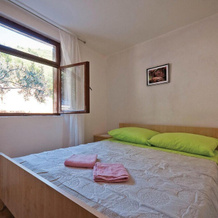 Stunning Home in Zastrazisce With 4 Bedrooms, 扎斯特拉日谢 — 照片 2