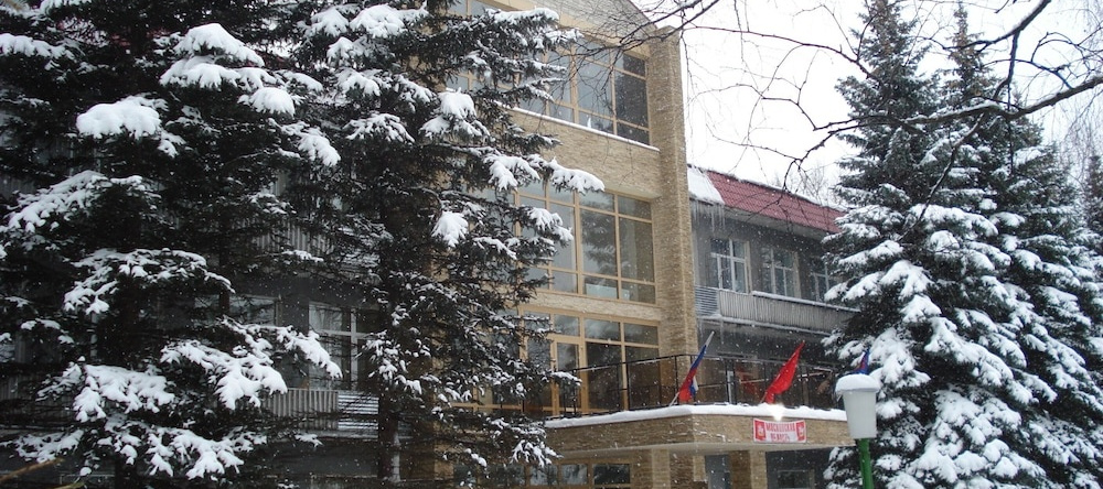 Trade Union training center, Dubrovskiy — photo 1