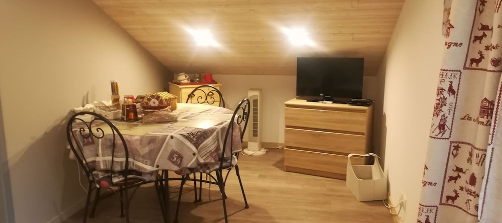 chambre les ormes, Enchastrayes — photo 1