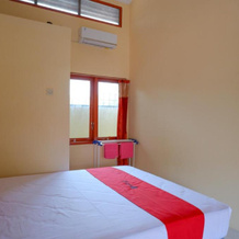 RedDoorz Syariah near Alun Alun Purwokerto, 万由马士 — 照片 4