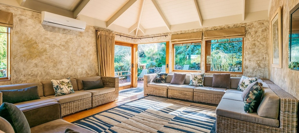The Guesthouse by Waiheke Unlimited, Palm Beach — photo 1