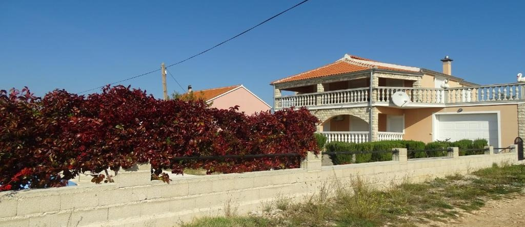 Villa Laura With Pool, Budak, Zadar County, Бенковац — фото 1