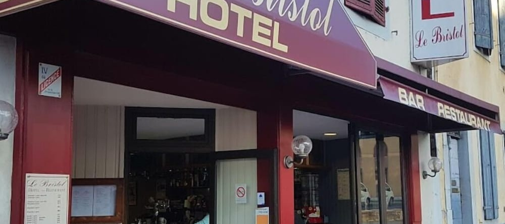 Hôtel Le Bristol, Олорон-Сент-Мари — фото 1