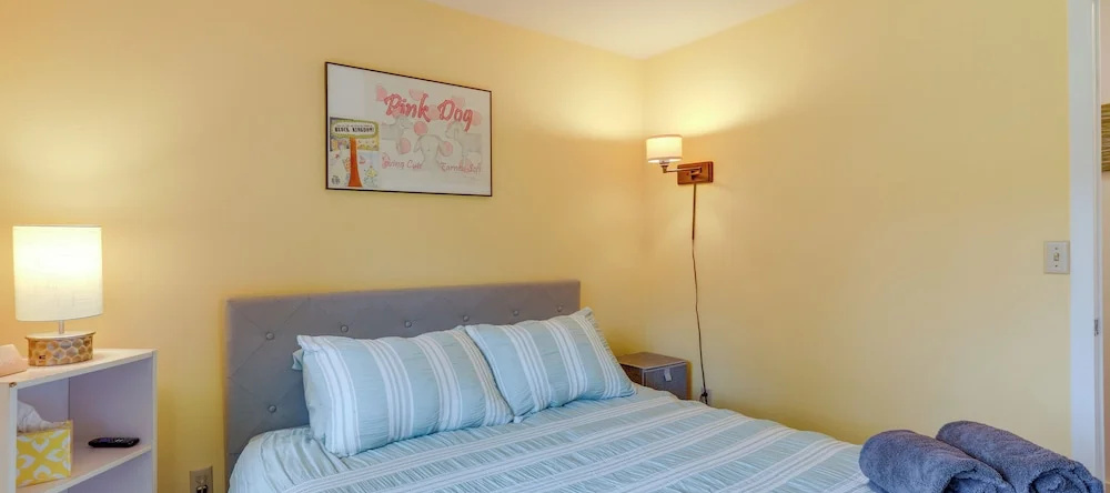 Pet-friendly Sammamish Home w/ Deck ~ 3 Mi to Lake, 萨马米什 — 照片 1