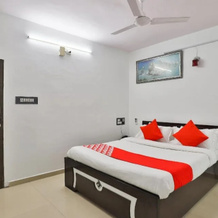 Hotel Day Night Stay By OYO Rooms, Palsana — photo 5