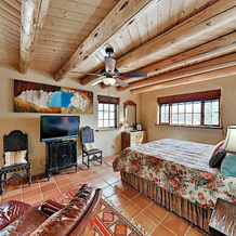 Alfreds Hacienda & Casita W/ Hot Tub & Fireplaces 4 Bedroom Home, 陶斯 — 照片 4