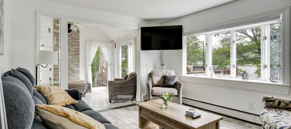 Worcester Home on Indian Lake w/ Shared Boat Dock!, 伍斯特 — 照片 1