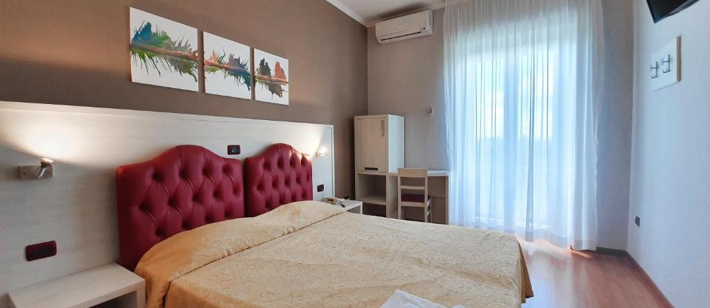Hotel Il Quadrifoglio, Чериньола — фото 1